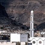 محافظ عدن يشيد بوعي أبناء المحافظات الجنوبية والشرقية ويدعوهم للابتعاد عن أماكن التحشيدات التابعة للعدو السعودي