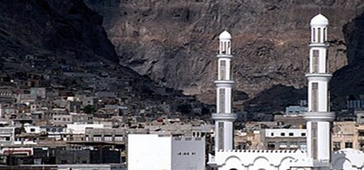 محافظ عدن يشيد بوعي أبناء المحافظات الجنوبية والشرقية ويدعوهم للابتعاد عن أماكن التحشيدات التابعة للعدو السعودي